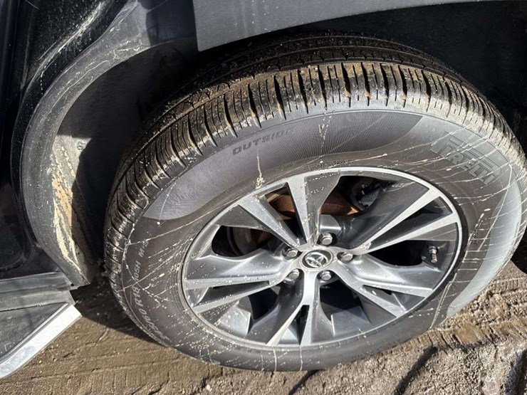 2016-toyota-highlander-image-16