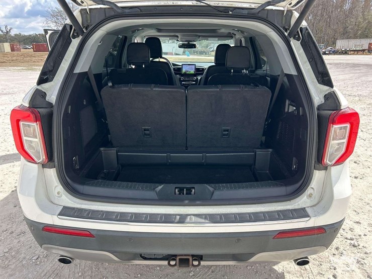 2021-ford-explorer-image-25