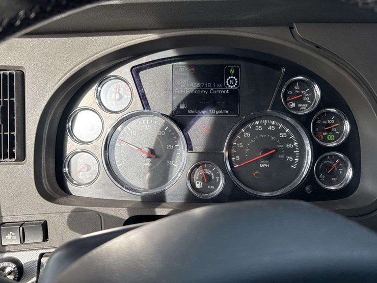 2019-kenworth-t680-image-27