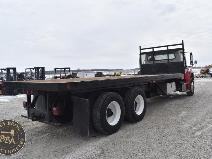 2015-freightliner-business-class-m2-106-image-6