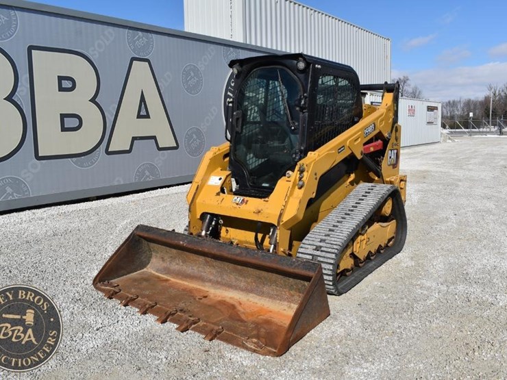 2022-caterpillar-259d3-image-2