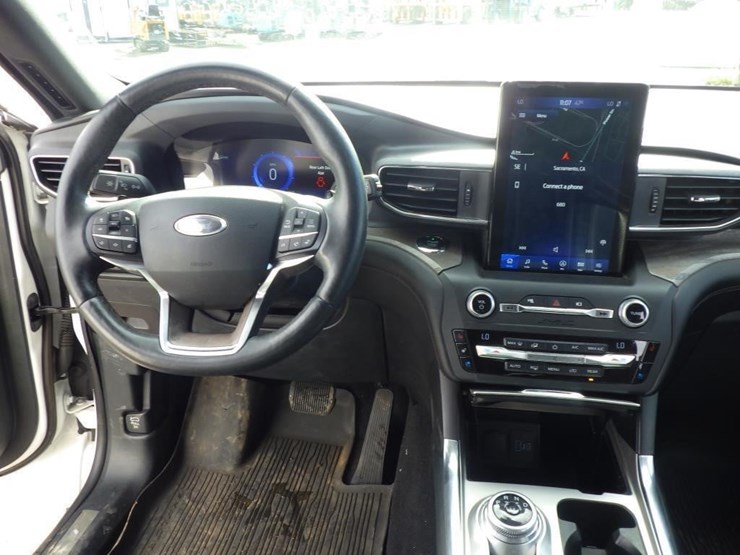 2020-ford-explorer-image-9