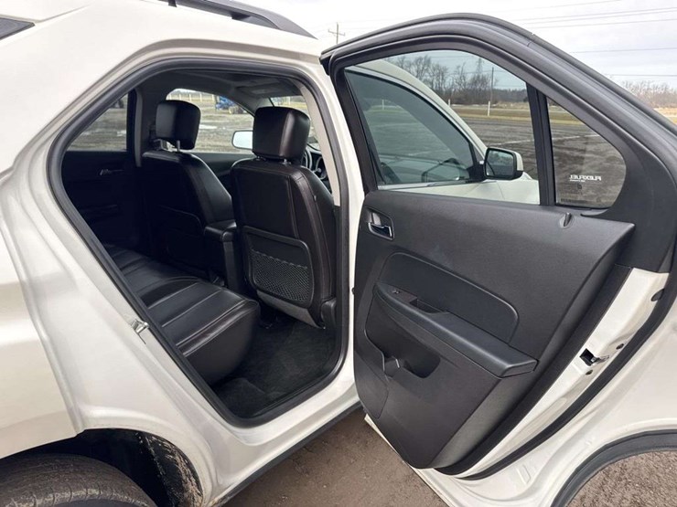 2014-chevrolet-equinox-lt-image-18