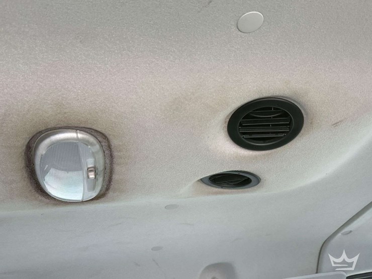 2011-ford-e350-image-22