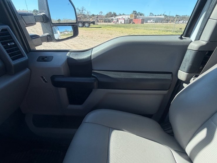 2018-ford-f250-image-40