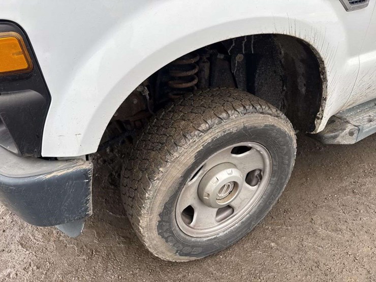 2008-ford-f250-xl-image-9