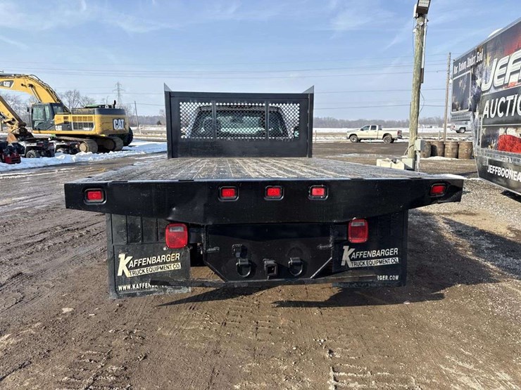 2013-chevrolet-3500-image-4