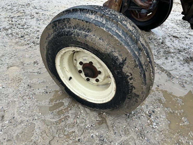 massey-ferguson-1085-image-15