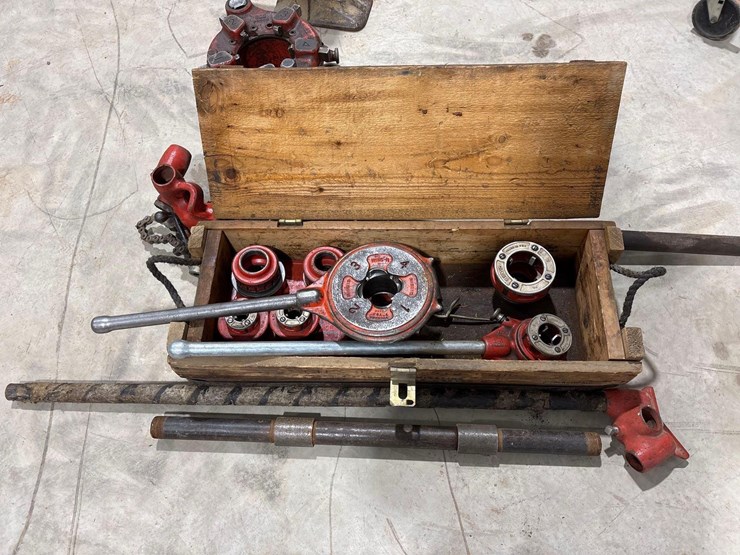 ridgid-pipe-cutter/threader-image-2