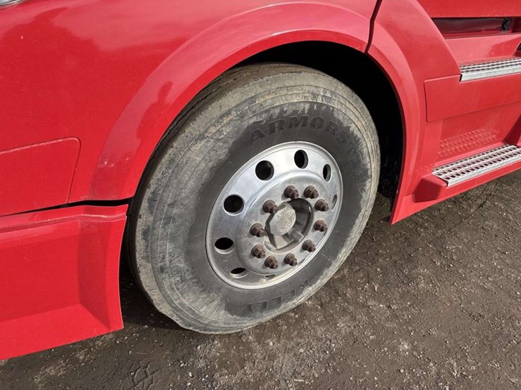 2007-volvo-vn-image-8