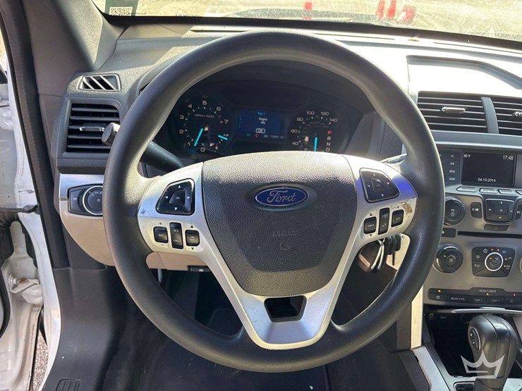 2015-ford-explorer-image-13