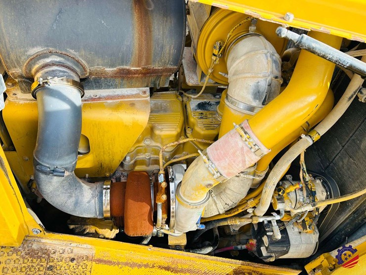 2005-caterpillar-d8t-image-92