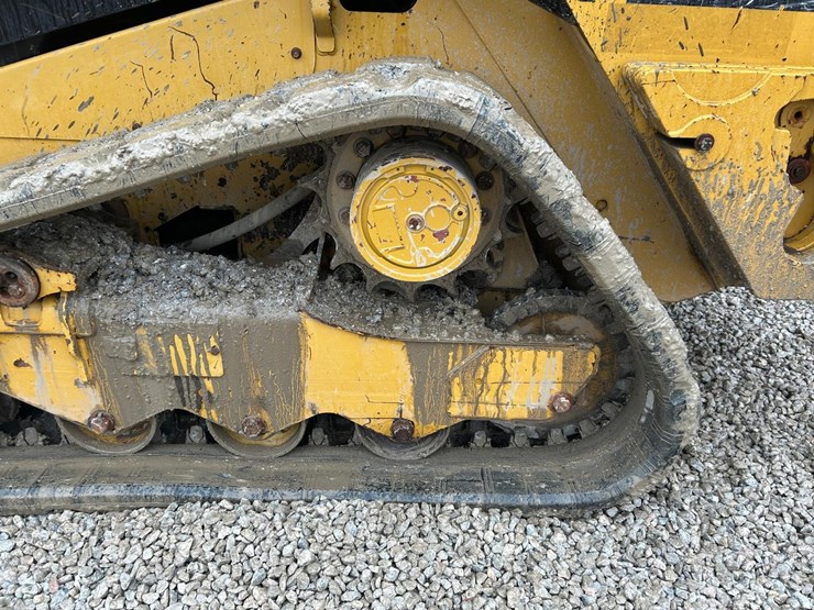 2015-caterpillar-259d-image-17