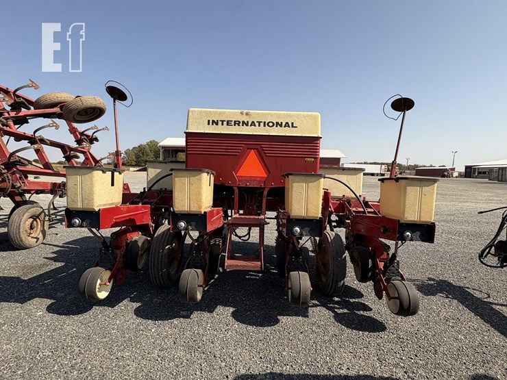 international-800-image-7