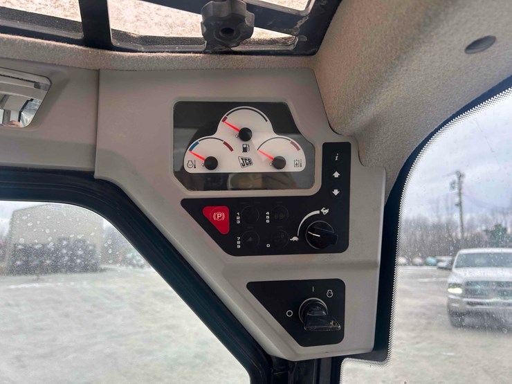 2018-jcb-270-image-31