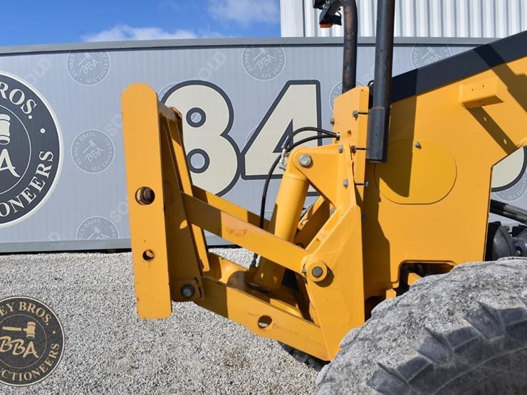 2013-deere-770g-image-14