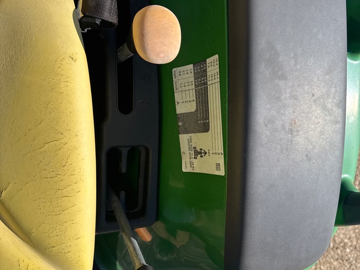 2019-john-deere-3039r-image-13