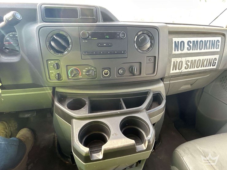 2011-ford-e350-image-18