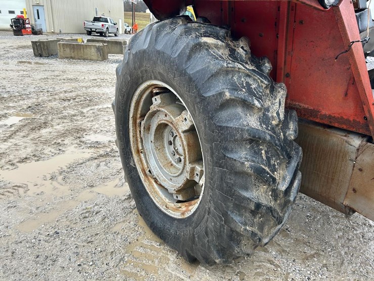 massey-ferguson-1085-image-11