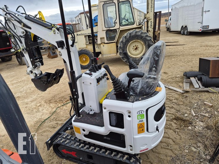 mini-excavator-9215-image-8