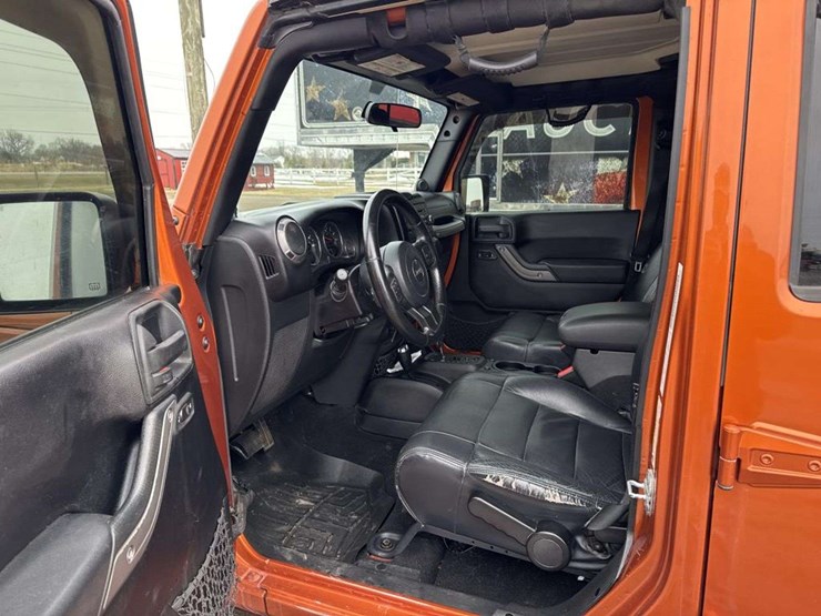 2011-jeep-wrangler-image-13