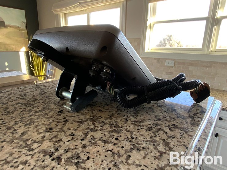 2019-john-deere-2630-image-5