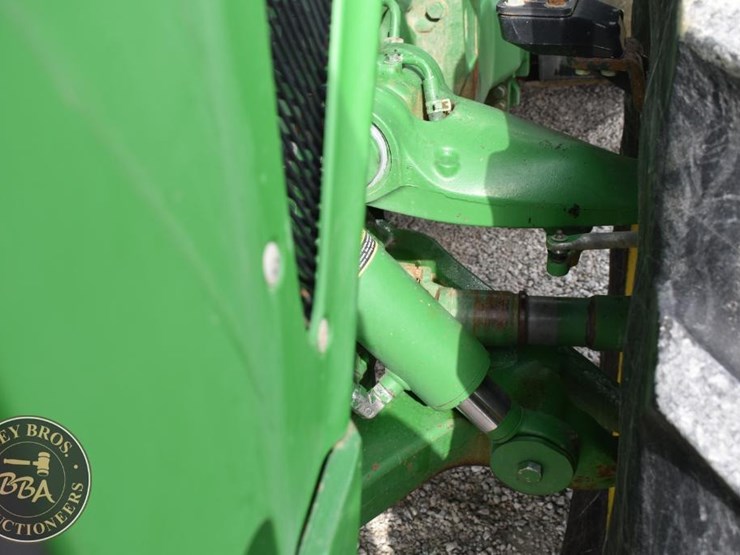 2014-john-deere-8345r-image-32