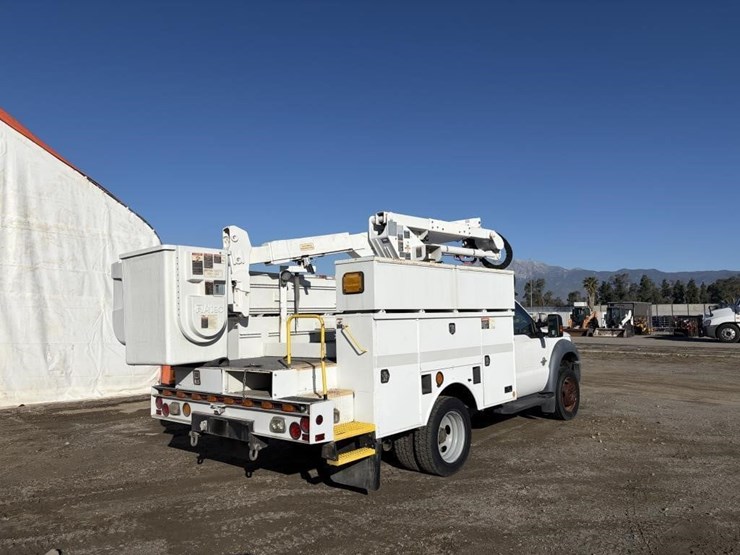 2014-ford-f550-image-3