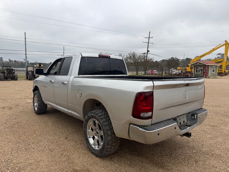 2011-dodge-1500-image-4