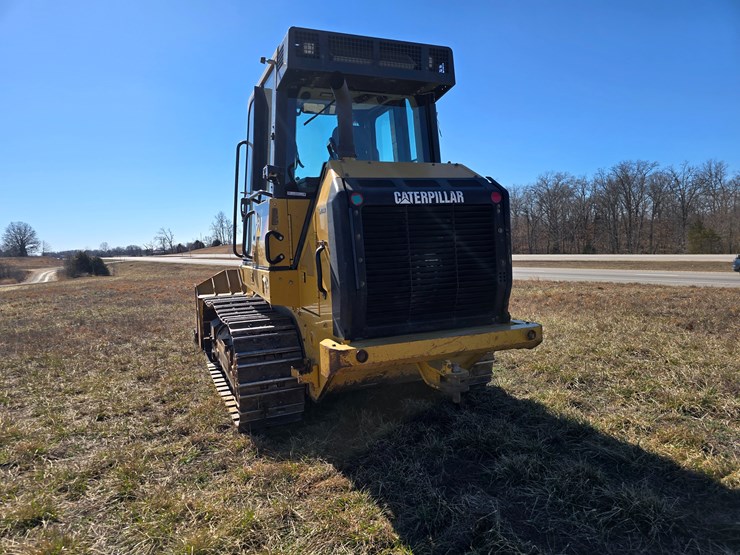 2015-caterpillar-953d-image-14