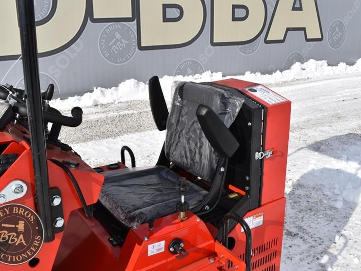 2025-agt-industrial-mini-skid-steer-41821-image-11