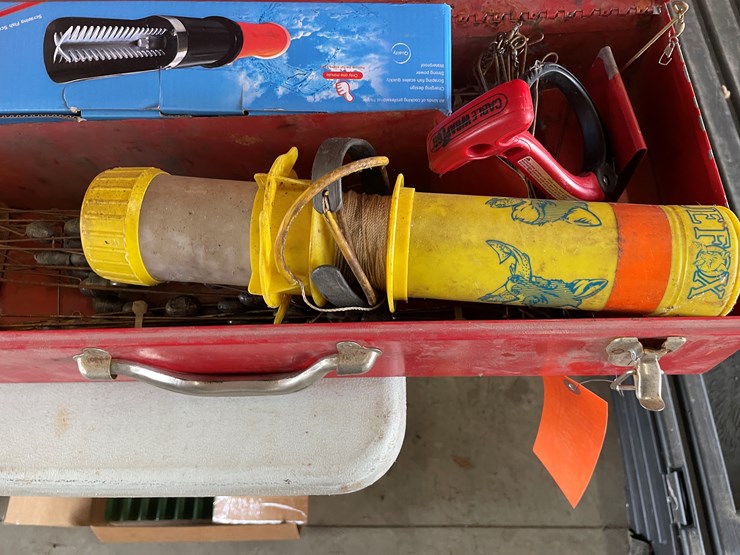 #7638-•-metal-toolbox-with-fishing-supplies-image-3
