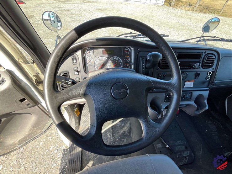 2019-freightliner-m2-s/a-box-truck-image-74