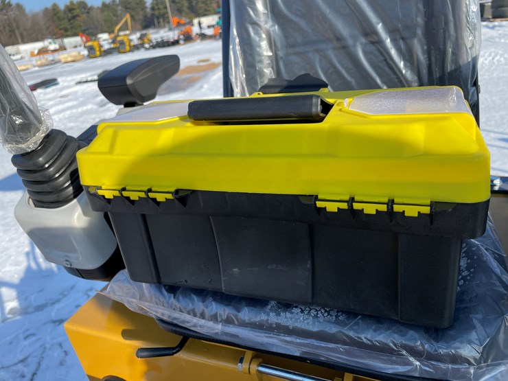 #5377-•-mx12rx-mini-excavator-image-11