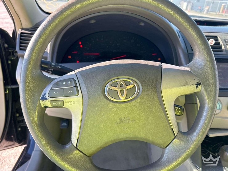 2008-toyota-camry-sedan-image-12