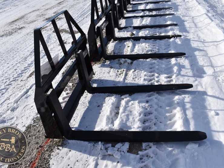 agt-industrial-pallet-fork-attachment-41844-image-4