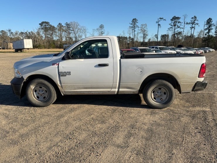 2019-ram-1500-classic-image-5