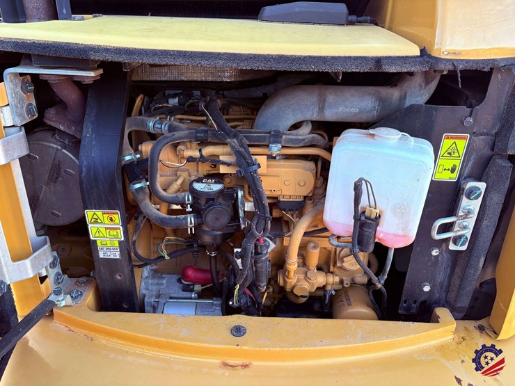 2016-cat-305e2-mini-excavator-image-68