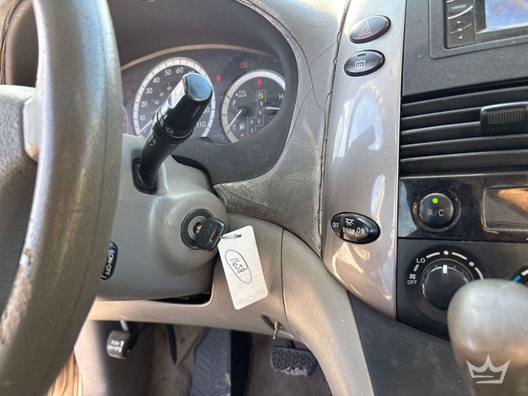 2006-toyota-sierra-ce-van-image-16