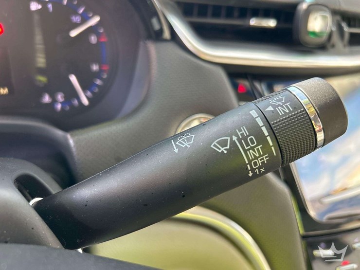 2016-cadillac-xts-sedan-image-15