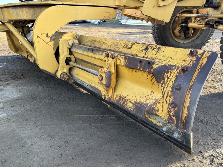 caterpillar-143h-image-19