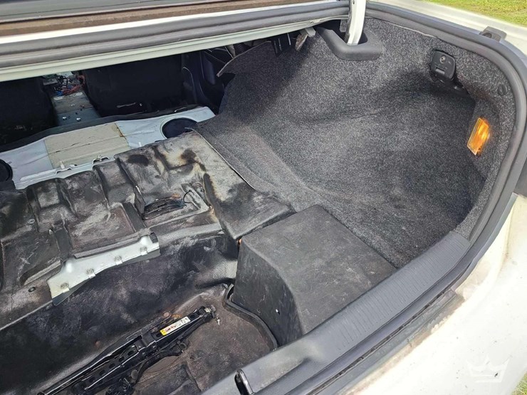 2017-dodge-charger-sedan-image-21