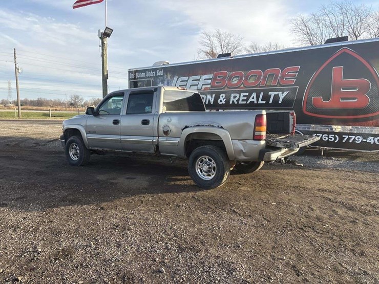 2002-chevrolet-silverado-2500hd-image-3