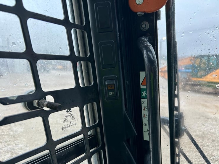 2019-bobcat-t870-image-23