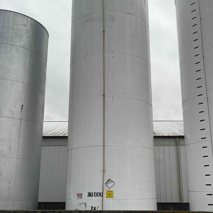 30,000 Gallon Steel Tank