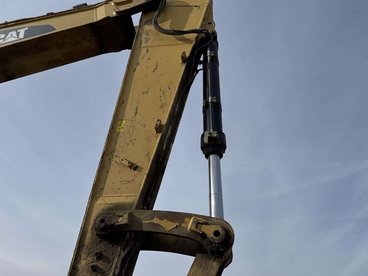 caterpillar-345d-image-15