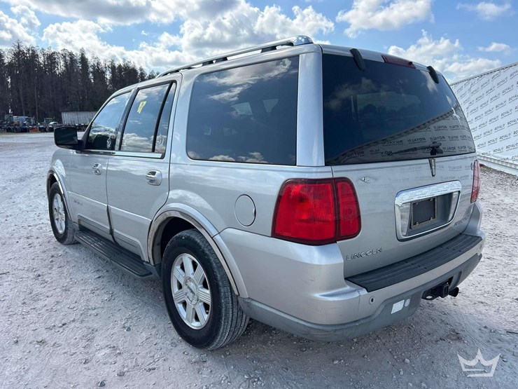 2004-lincoln-navigator-image-4
