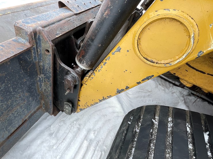 #7564-•-asv-track-loader-with-posi-track-image-14