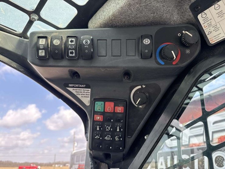 2019-deere-333g-image-17