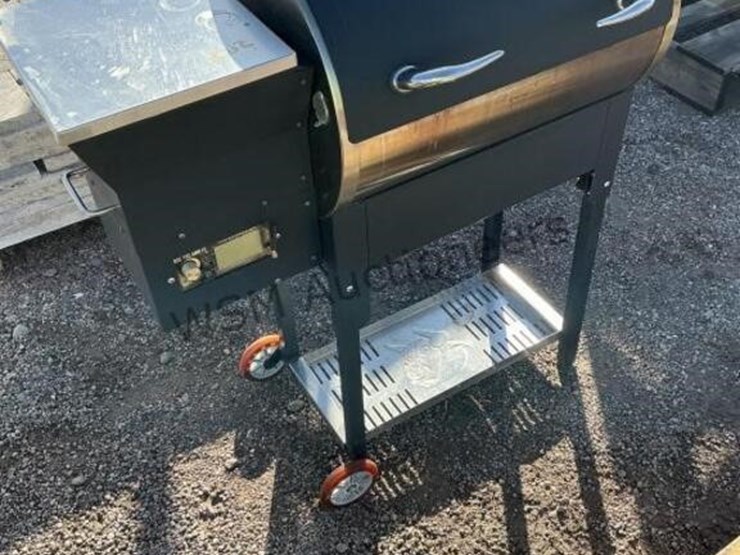 rec-tec-rt-340-pellet-smoker-image-1